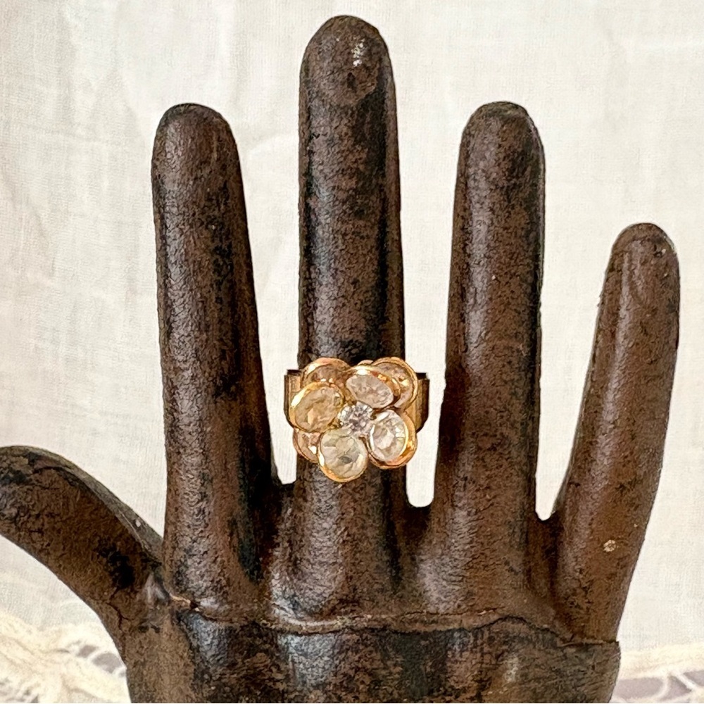 Vintage crystal flower 3D cocktail costume jewelry ring 18kt HGE size 6